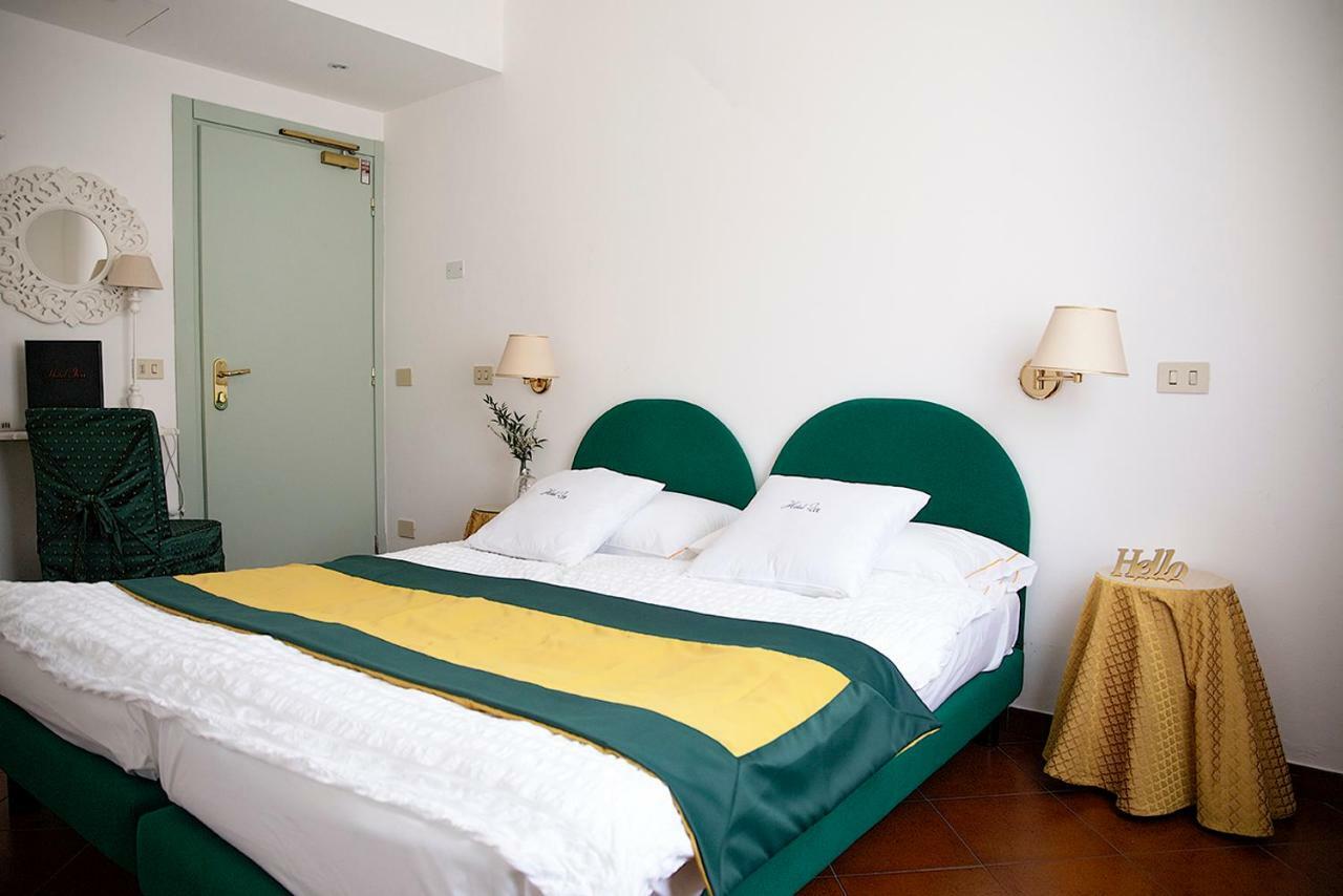 Hotel Iva Diano Marina Exterior foto
